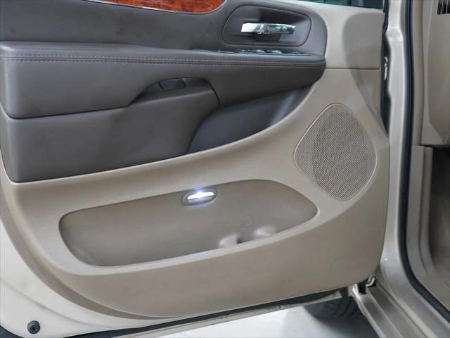 2015 Chrysler Town & Country Touring-L
