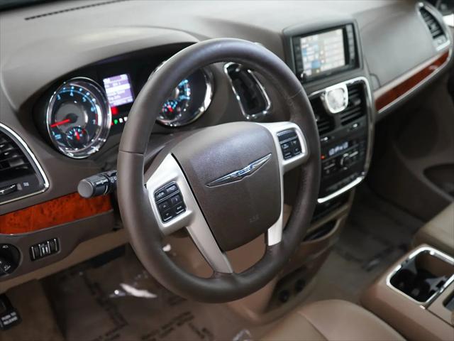 2015 Chrysler Town & Country Touring-L