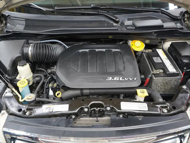 2015 Chrysler Town & Country Touring-L