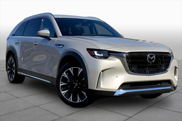 2025 Mazda X-90 Premium Plus Package
