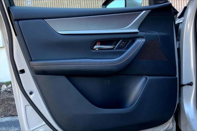 2025 Mazda X-90 Premium Plus Package