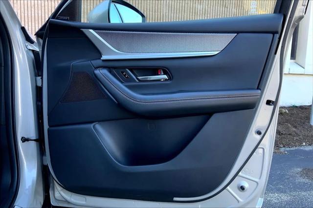 2025 Mazda X-90 Premium Plus Package
