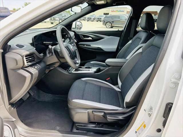 2025 Buick NV Preferred FWD