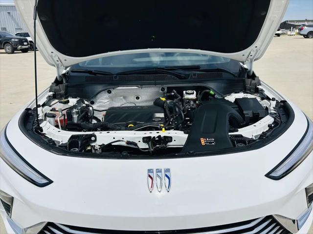 2025 Buick NV Preferred FWD