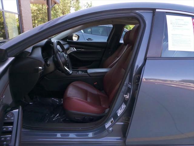 2022 Mazda Mazda3 Carbon Edition