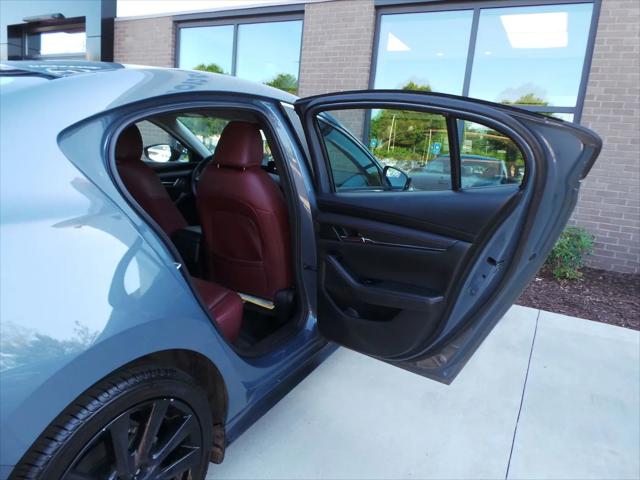 2022 Mazda Mazda3 Carbon Edition