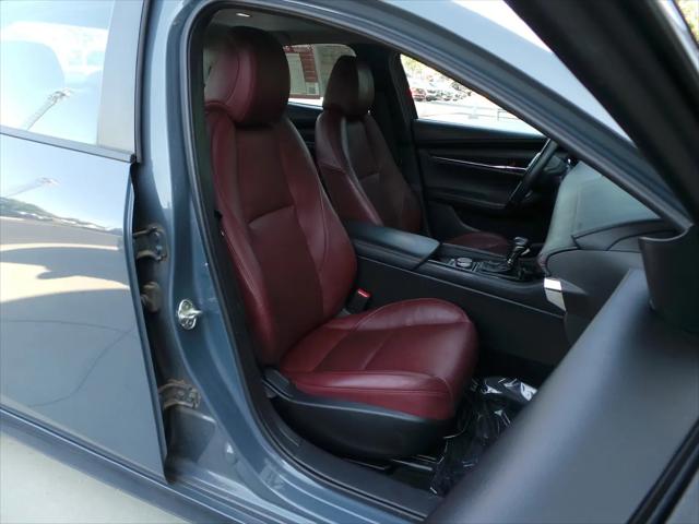 2022 Mazda Mazda3 Carbon Edition