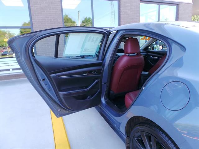 2022 Mazda Mazda3 Carbon Edition