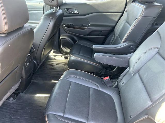 2023 GMC Acadia AWD AT4