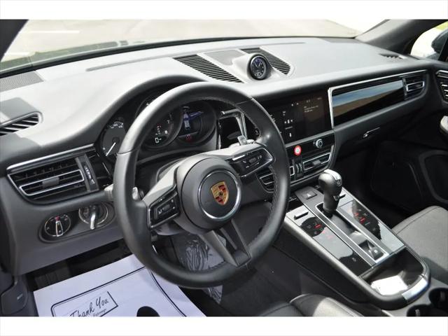 2023 Porsche Macan Macan