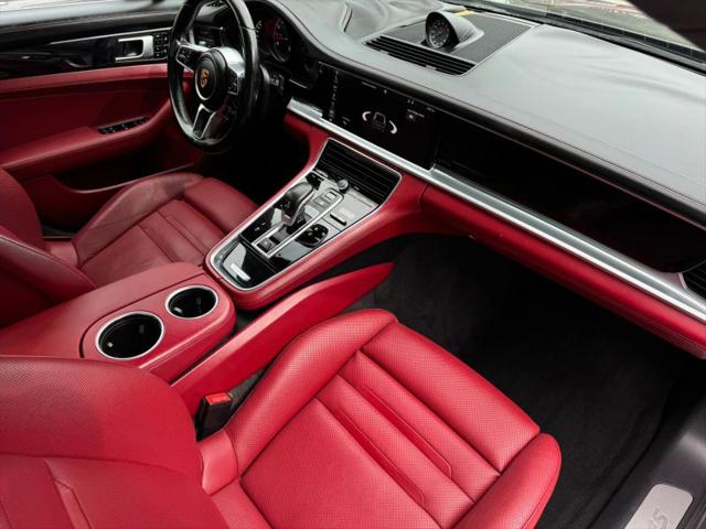 2018 Porsche Panamera 4S