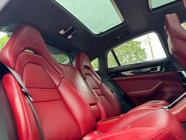 2018 Porsche Panamera 4S