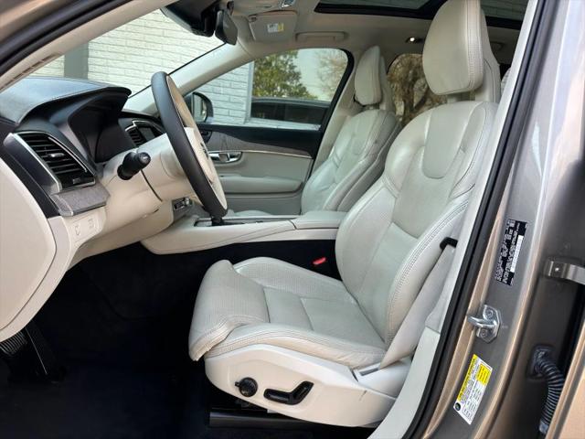 2022 Volvo XC90 T6 Inscription 7 Passenger