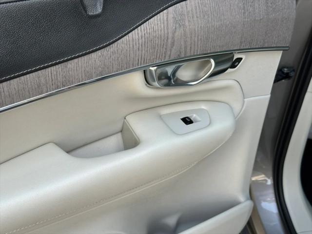 2022 Volvo XC90 T6 Inscription 7 Passenger