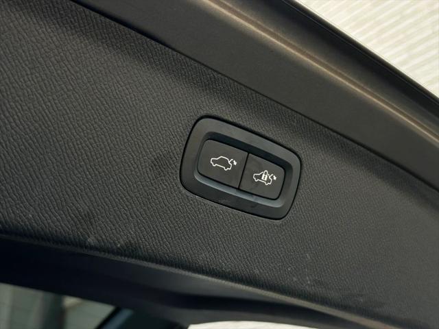 2022 Volvo XC90 T6 Inscription 7 Passenger