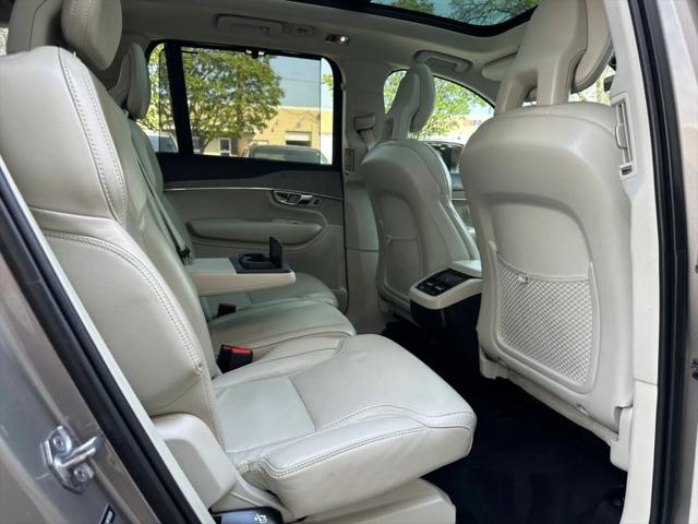 2022 Volvo XC90 T6 Inscription 7 Passenger