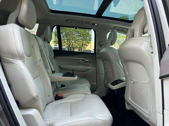 2022 Volvo XC90 T6 Inscription 7 Passenger