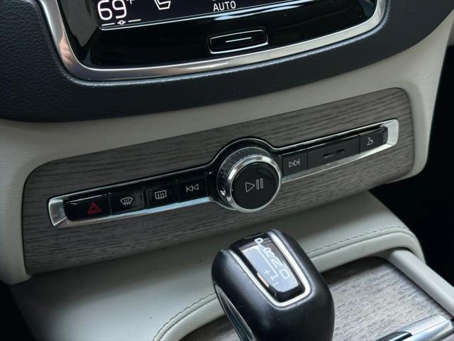 2022 Volvo XC90 T6 Inscription 7 Passenger