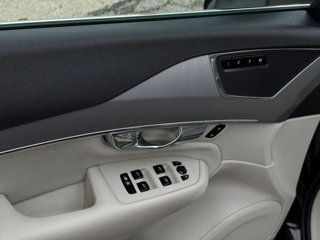 2021 Volvo XC90 T5 Momentum 7 Passenger