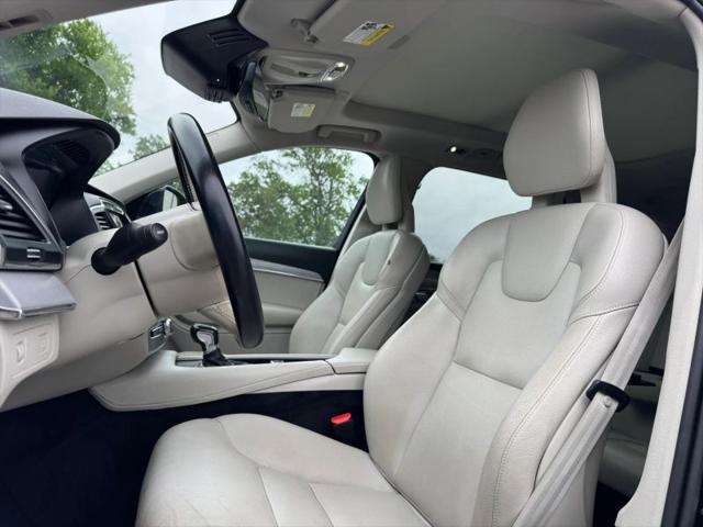 2021 Volvo XC90 T5 Momentum 7 Passenger