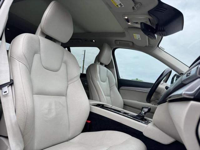 2021 Volvo XC90 T5 Momentum 7 Passenger