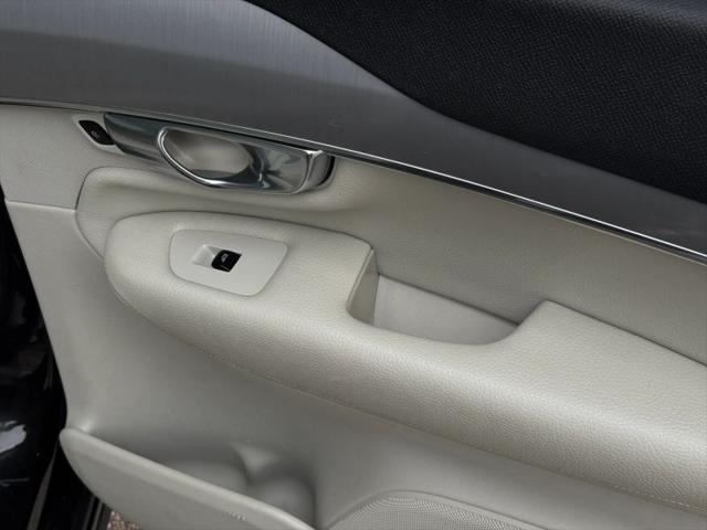 2021 Volvo XC90 T5 Momentum 7 Passenger