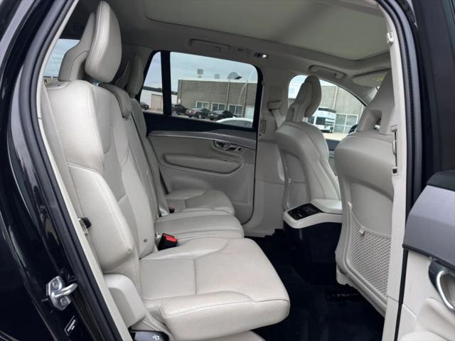 2021 Volvo XC90 T5 Momentum 7 Passenger