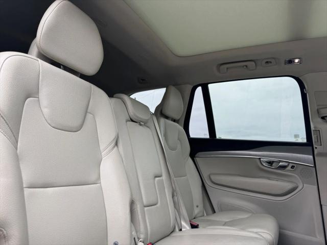2021 Volvo XC90 T5 Momentum 7 Passenger