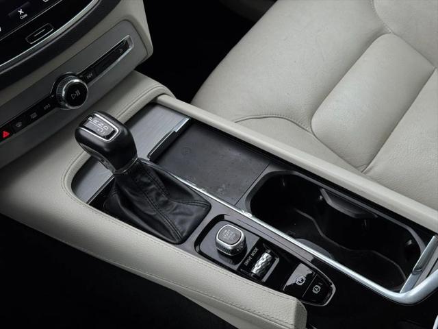 2021 Volvo XC90 T5 Momentum 7 Passenger