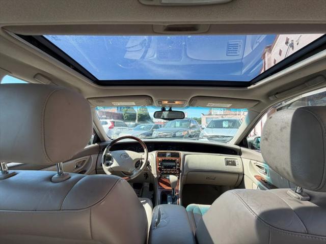 2004 Toyota Avalon XL