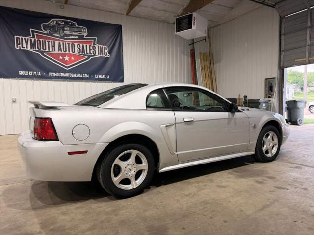 2004 Ford Mustang Base