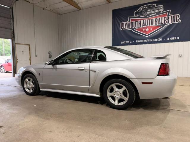 2004 Ford Mustang Base