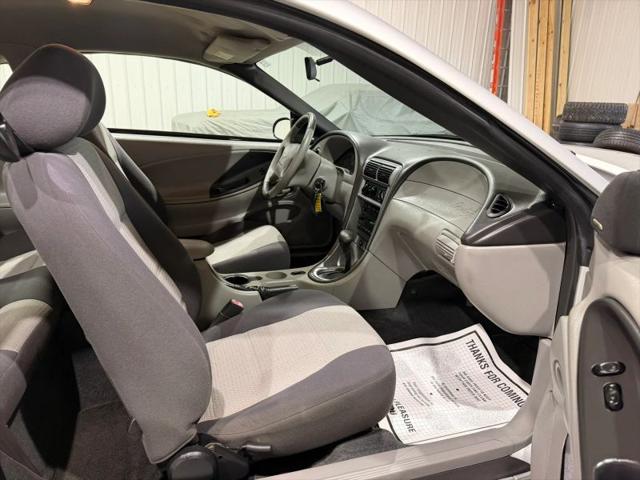 2004 Ford Mustang Base