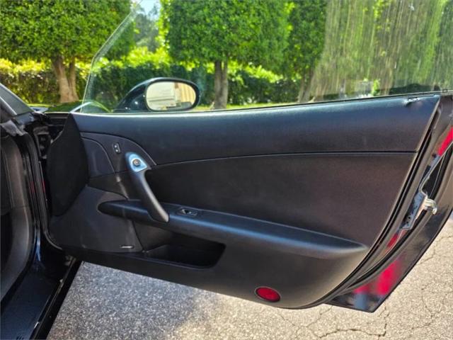 2005 Chevrolet Corvette Base