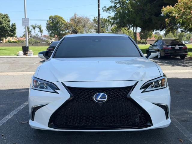 2022 Lexus ES 300h 300h