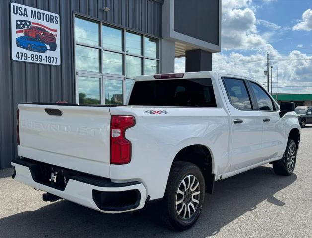 2022 Chevrolet Silverado 1500 4WD Crew Cab Short Bed Custom