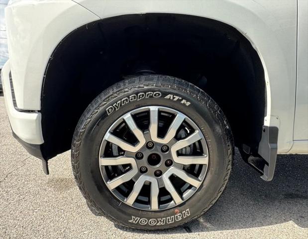 2022 Chevrolet Silverado 1500 4WD Crew Cab Short Bed Custom