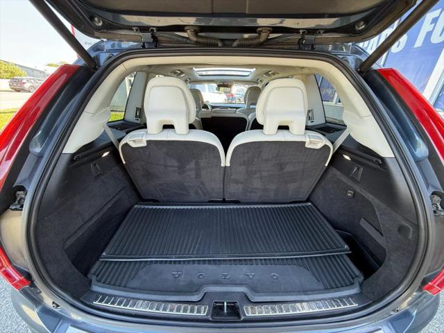 2020 Volvo XC90 T5 Momentum 7 Passenger