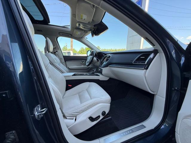 2020 Volvo XC90 T5 Momentum 7 Passenger