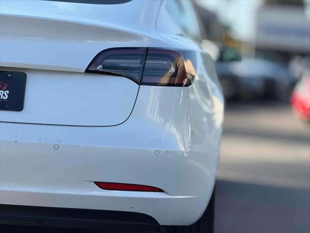 2020 Tesla Model 3 Standard Range Rear-Wheel Drive