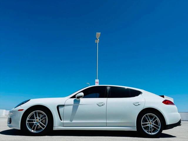 2016 Porsche Panamera Edition