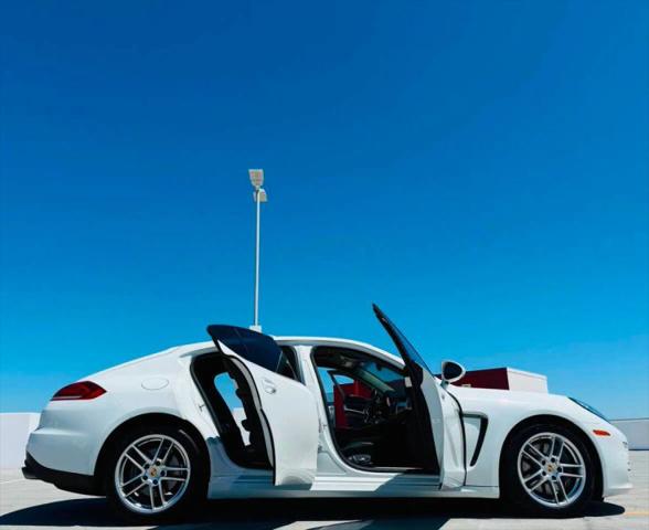 2016 Porsche Panamera Edition