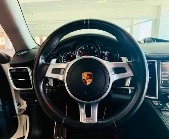 2016 Porsche Panamera Edition