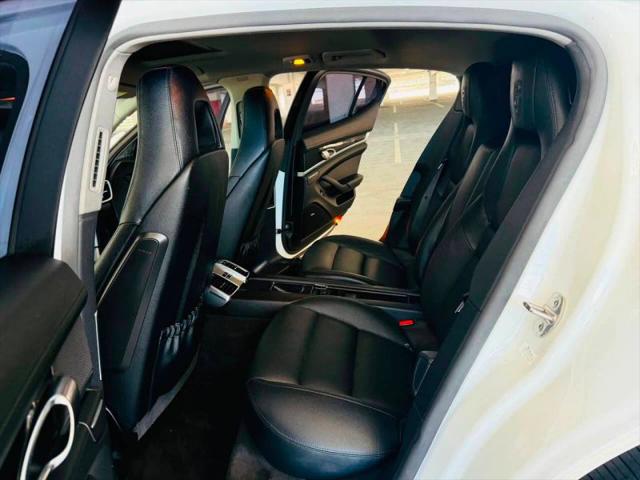 2016 Porsche Panamera Edition