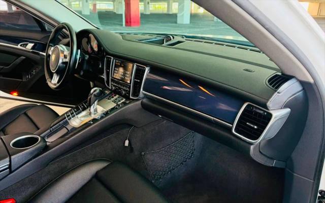 2016 Porsche Panamera Edition