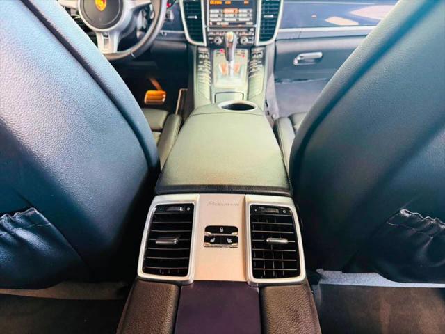 2016 Porsche Panamera Edition