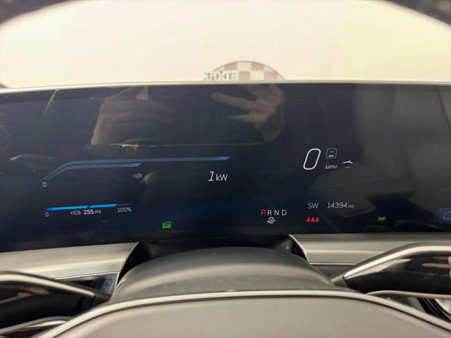 2024 Cadillac iQ Luxury w/1SC