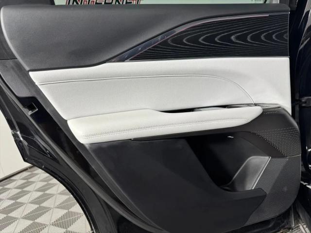 2024 Cadillac iQ Luxury w/1SC