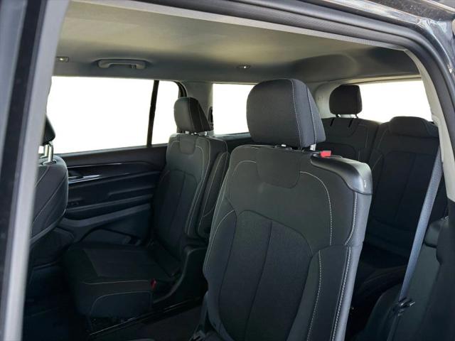2023 Jeep Grand Cherokee L Laredo 4x2