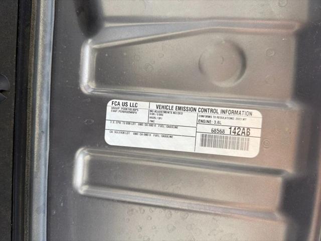 2023 Jeep Grand Cherokee L Laredo 4x2